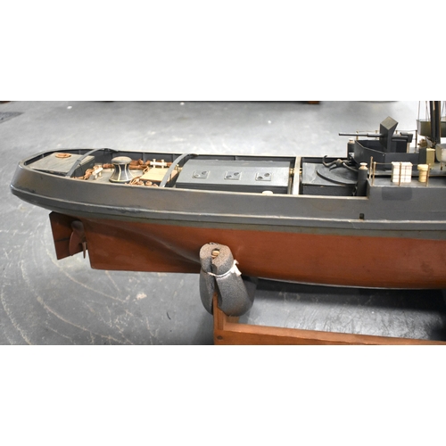 333 - A MONUMENTAL MUSEUM GRADE VINTAGE REMOTE CONTROL GUNSHIP BOAT. 99 x 23 x 54cm