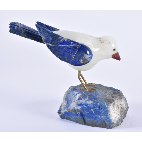 341 - A CONTINENTAL LAPIS LAZULI AND ONYX FIGURE OF A BIRD. 10 cm x 8 cm.