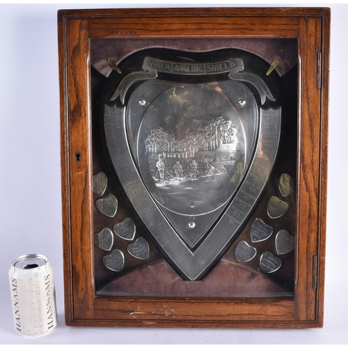 413 - A FINE LARGE EARLY 20TH CENTURY SILVER MOUNTED VINER FISHING TROPHY contained within a fitted oak ca... 