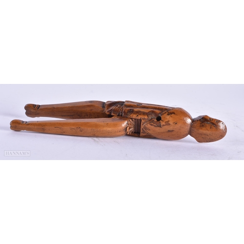 425 - A LARGE PAIR OF 18TH CENTURY CONTINENTAL TREEN FIGURAL NUT CRACKERS. 20 cm long.