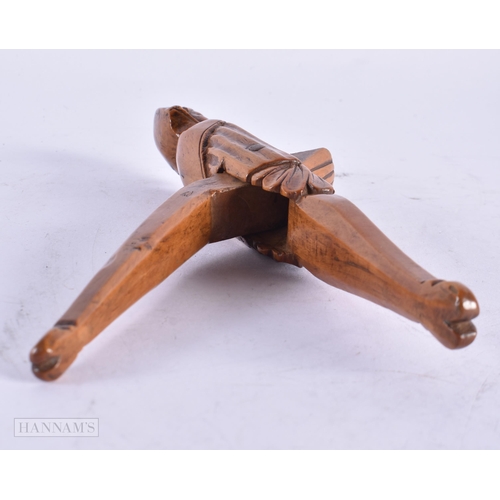 425 - A LARGE PAIR OF 18TH CENTURY CONTINENTAL TREEN FIGURAL NUT CRACKERS. 20 cm long.