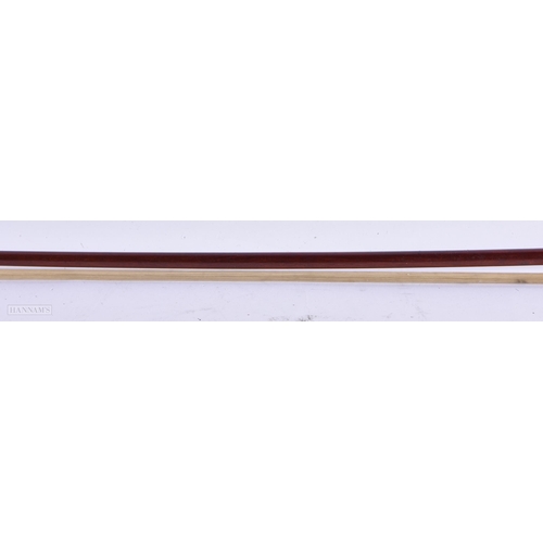 430 - AN ANTIQUE VIOLIN BOW. 70 cm long.