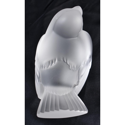 522 - A LALIQUE GLASS BIRD. 9 cm x 10 cm.