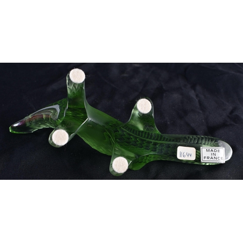 530 - A GREEN LALIQUE GLASS LIZARD. 14 cm wide.