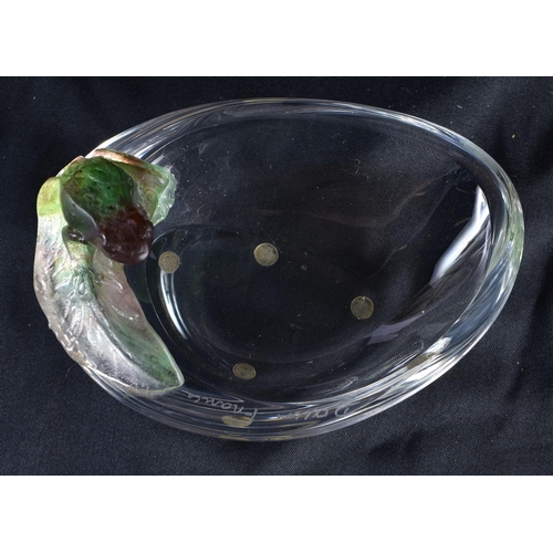 538 - A DAUM GLASS TOAD DISH. 10 cm wide.