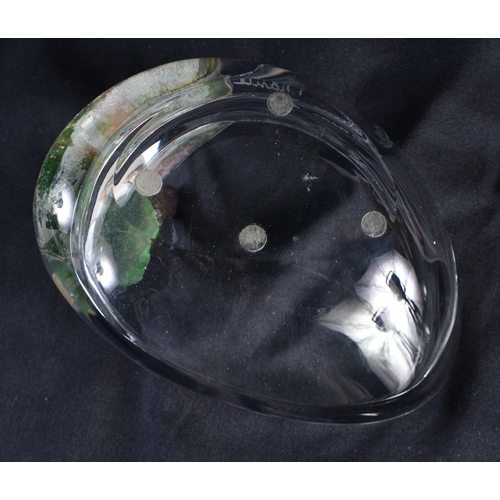 538 - A DAUM GLASS TOAD DISH. 10 cm wide.