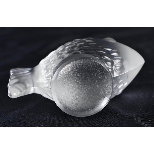 539 - AN ART GLASS FISH. 7.5 cm wide.