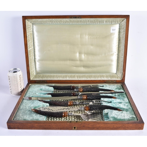 610 - A VICTORIAN/EDWARDIAN SILVER PLATED ANTLER HORN SERVING SET. 46 cm x 30 cm.