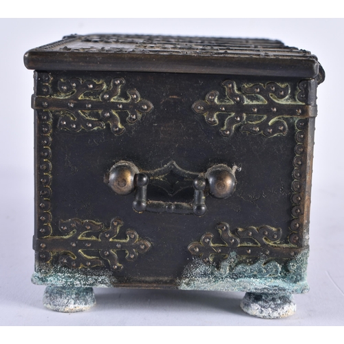 624 - AN ANTIQUE CONTINENTAL BRONZE CASKET modelled in the gothic manner. 19.5 cm wide.