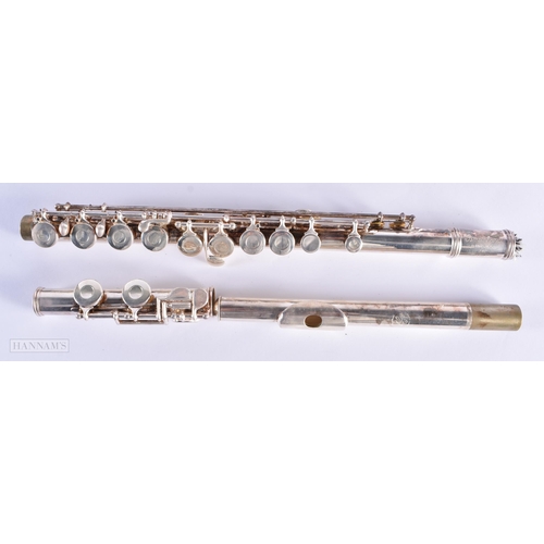 763 - AN AMERICAN FLUTE. 66 cm long.