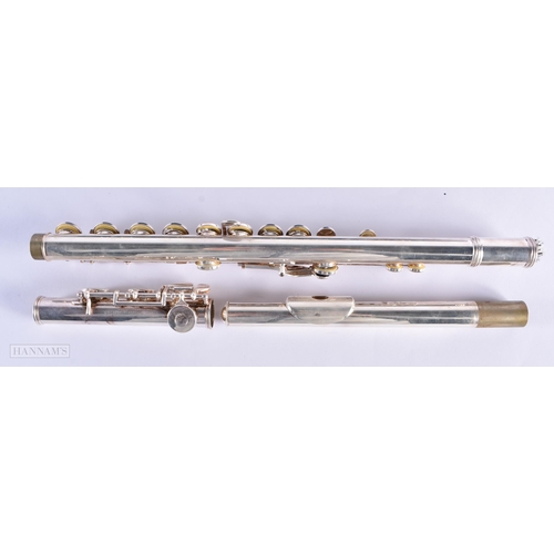 763 - AN AMERICAN FLUTE. 66 cm long.