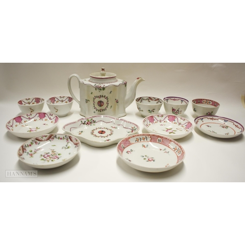 825 - 18th century New Hall style five good teabowls and saucers four patterns and a New Hall teapot, cove... 