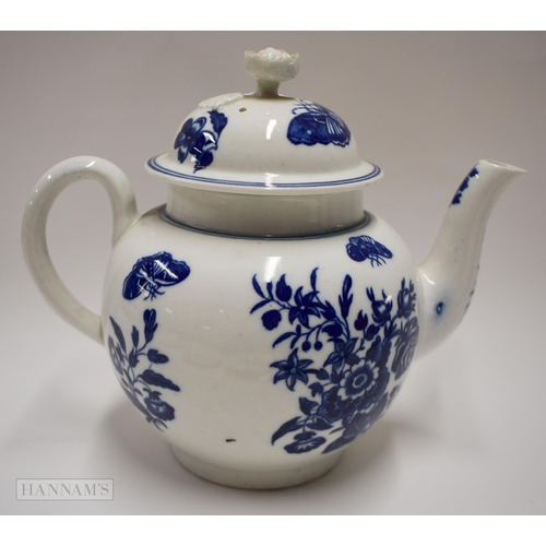 826 - 18th century Worcester tea service printed in blue with three flowers; teapot and cover, slop bowl, ... 