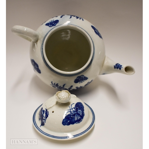 826 - 18th century Worcester tea service printed in blue with three flowers; teapot and cover, slop bowl, ... 