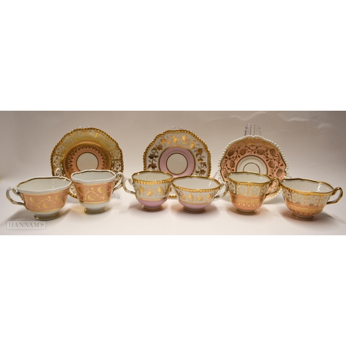 829 - Early 19th century Worcester Flight Barr and Barr: Three teacups, coffee cups and saucers all with g... 