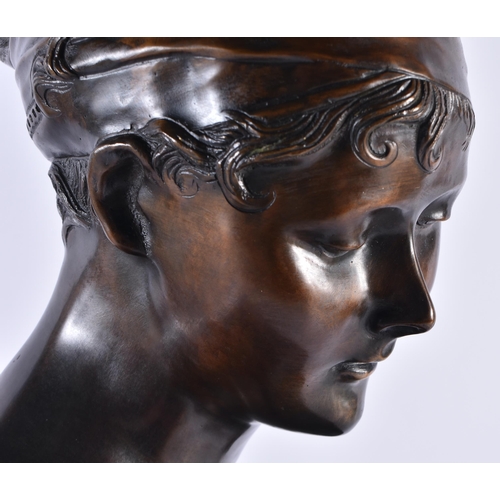 88 - BRONZE BUST OF MADAME RECAMIER, AFTER CHINARD, 19TH/20TH CENTURY after Joseph Chinard (1755-1813). 5... 