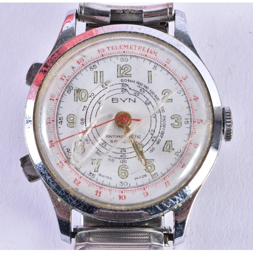 1093 - A VINTAGE WRISTWATCH. 3.75 cm wide inc crown.