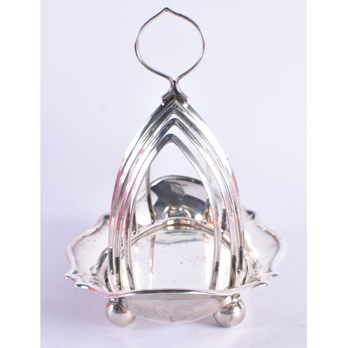 1105 - AN EDWARDIAN SILVER TOAST RACK. Sheffield 1904. 278 grams. 14.25 cm x 19.5 cm.