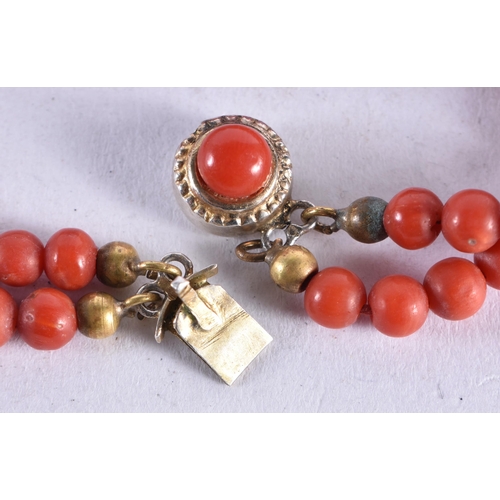 1367 - AN ART DECO CORAL NECKLACE. 15.9 grams. 20.5 cm long.