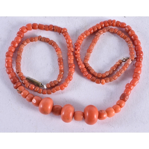 1368 - AN ART DECO CORAL NECKLACE. 18.2 grams. 55 cm long.