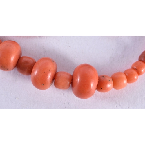 1368 - AN ART DECO CORAL NECKLACE. 18.2 grams. 55 cm long.