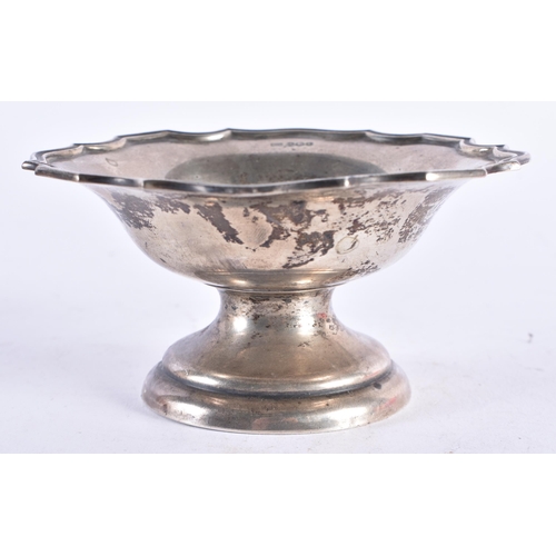 1379 - AN ART DECO SILVER BOWL. 115.7 grams. Sheffield 1928. 12.5 cm wide.