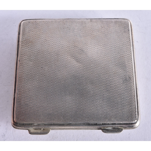 1655 - AN ART DECO SILVER COMPACT. 86.5 grams. Birmingham 1921. 6.5 cm x 6.75 cm.