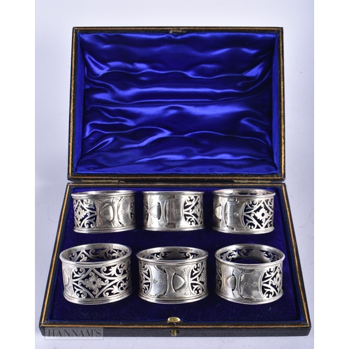 1804 - A CASED SET OF SILVER NAPKIN RINGS. 235 grams. 5.5 cm wide. (6)