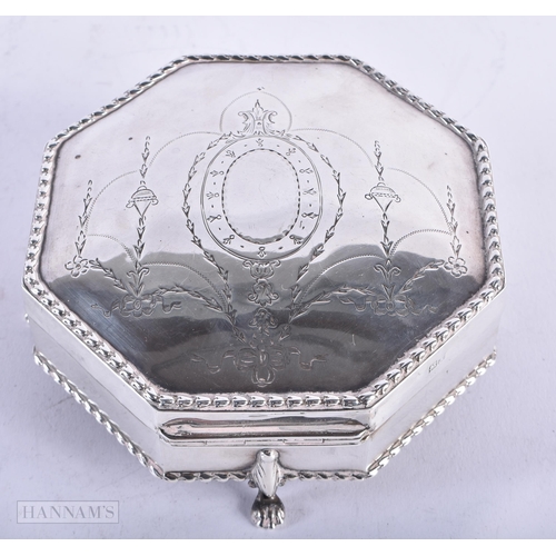 1816 - A SILVER JEWELLERY BOX. Silver 174 grams. 12 cm wide.