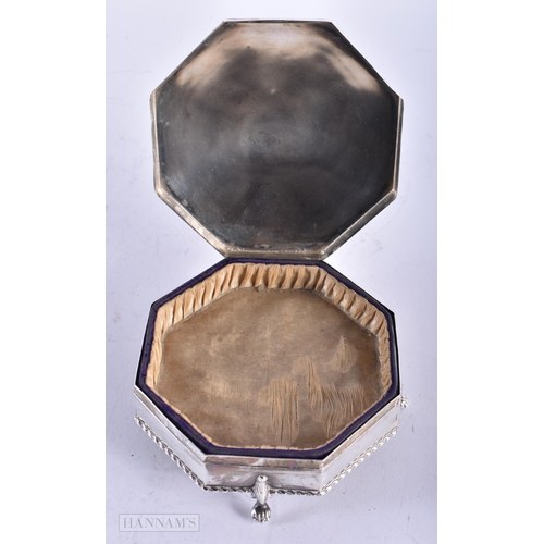 1816 - A SILVER JEWELLERY BOX. Silver 174 grams. 12 cm wide.