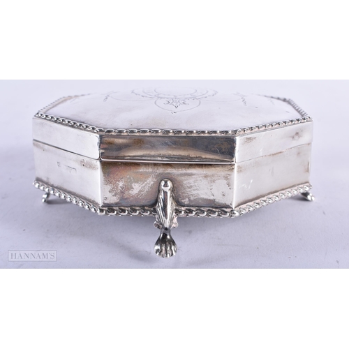 1816 - A SILVER JEWELLERY BOX. Silver 174 grams. 12 cm wide.