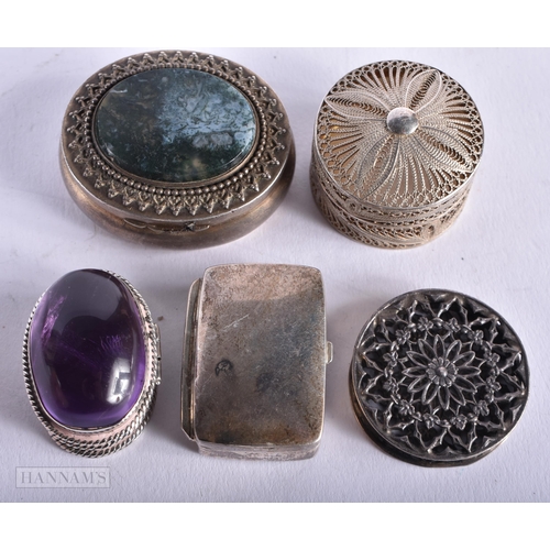 1938 - Five Silver Trinket / Pill Boxes of varying types.  Stamped 925.  Largest 4.1cm x 3.5cm x 1.5cm, tot... 