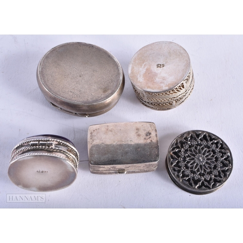 1938 - Five Silver Trinket / Pill Boxes of varying types.  Stamped 925.  Largest 4.1cm x 3.5cm x 1.5cm, tot... 