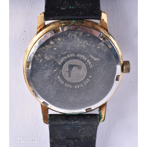 1943 - Mens Vintage Roamer Searock Gold Tone Watch.  Movement - Hand-Wind.  WORKING  Running.  Case Diamet... 