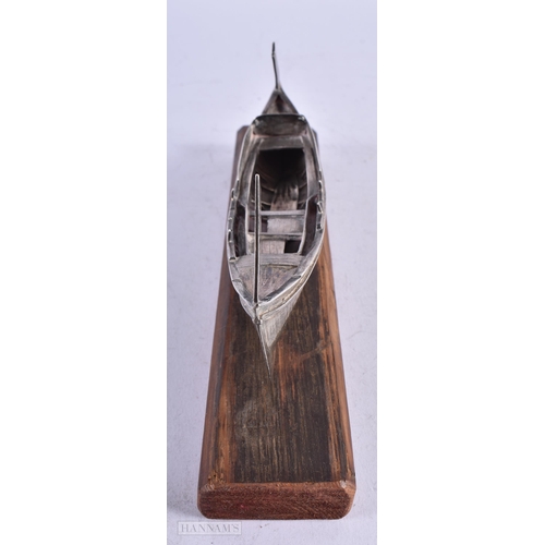 1957 - A MALTESE SILVER BOAT. Silver 120 grams. 22 cm wide.