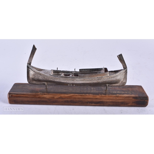 1957 - A MALTESE SILVER BOAT. Silver 120 grams. 22 cm wide.