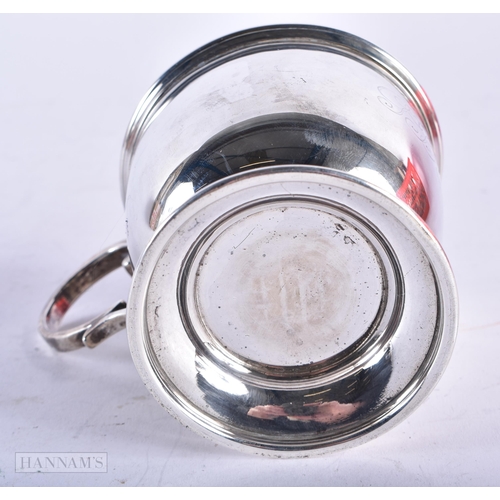 1980 - AN ART DECO SILVER MUG. Birmingham 1923. 175 grams. 12 cm x 9.25 cm.