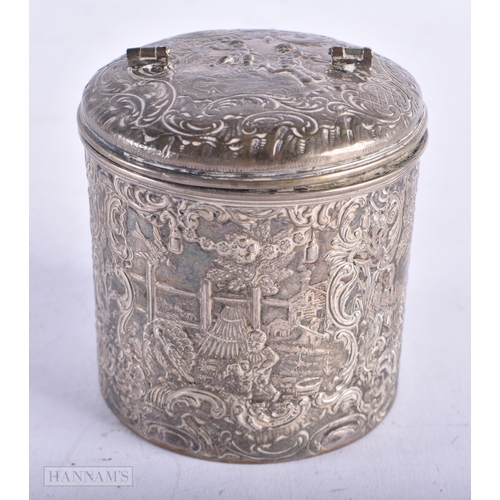 1987 - .900 silver cherub detailed figural caddy / box. 120.8 grams. 7.75 cm x 7 cm.