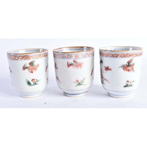 2064 - THREE LATE 17TH/18TH CENTURY CHINESE EXPORT PORCELAIN CUPS Late Kangxi/Yongzheng. 6 cm high. (3)