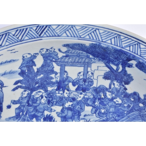 2068 - A LARGE CHINESE BLUE AND WHITE 100 BOYS PORCELAIN DISH 20th Century. 40 cm diameter.