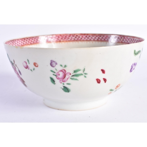 2069 - AN 18TH CENTURY CHINESE EXPORT FAMILLE ROSE PORCELAIN BOWL Qianlong. 14.5 cm diameter.