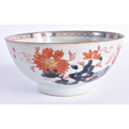 2075 - AN 18TH CENTURY CHINESE EXPORT IMARI PORCELAIN BOWL Qianlong. 15 cm diameter.