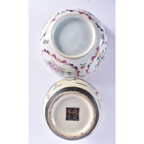 2076 - AN 18TH CENTURY CHINESE EXPORT FAMILLE ROSE PORCELAIN BOWL Qianlong, together with a crackle glazed ... 