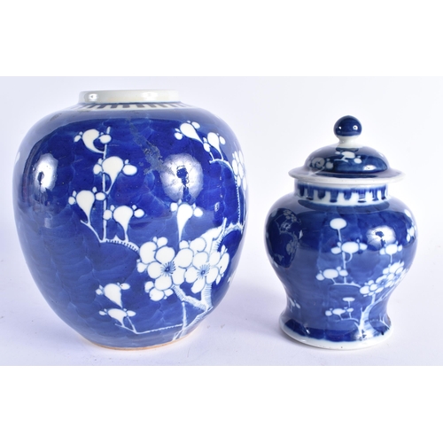 2077 - A LATE 19TH CENTURY CHINESE BLUE AND WHITE PORCELAIN GINGER JAR together with a similar vase and cov... 