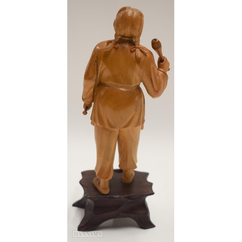 2863 - A RARE EARLY 20TH CENTURY CHINESE CARVED BOXWOOD CULTURAL REVOLUTION FIGURE. 19 cm high