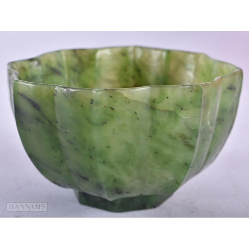 2873 - An 18th Century Chinese Spinach Jade Bowl Qianlong mark and period. 7.5 cm diameter, 5cm high, weigh... 