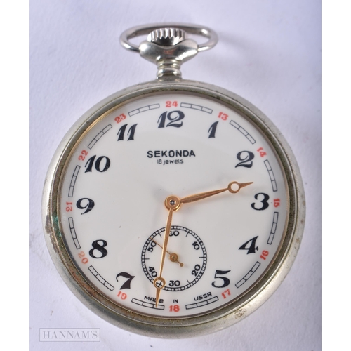 2889 - Vintage Sekonda Railway Pocket Watch Movement - Hand-Wind WORKING  Running.  Dimensions - 59mm x 49... 