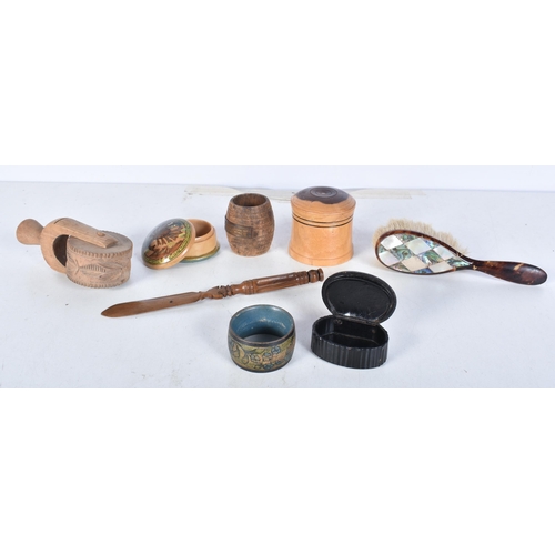 3099 - A collection of wooden and Treen items together with a pottery Owl wall hook 15cm.