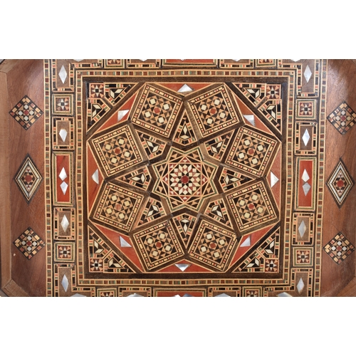 3107 - A central Asian octagonal mother of pearl marquetry box 9 x 32 x 32 cm