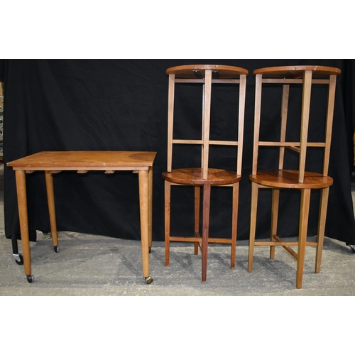 3235 - After Poul Hundevad a vintage nest of 5 small tables 57 x 62 x 42cm